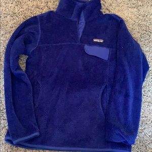Navy blue Patagonia pullover